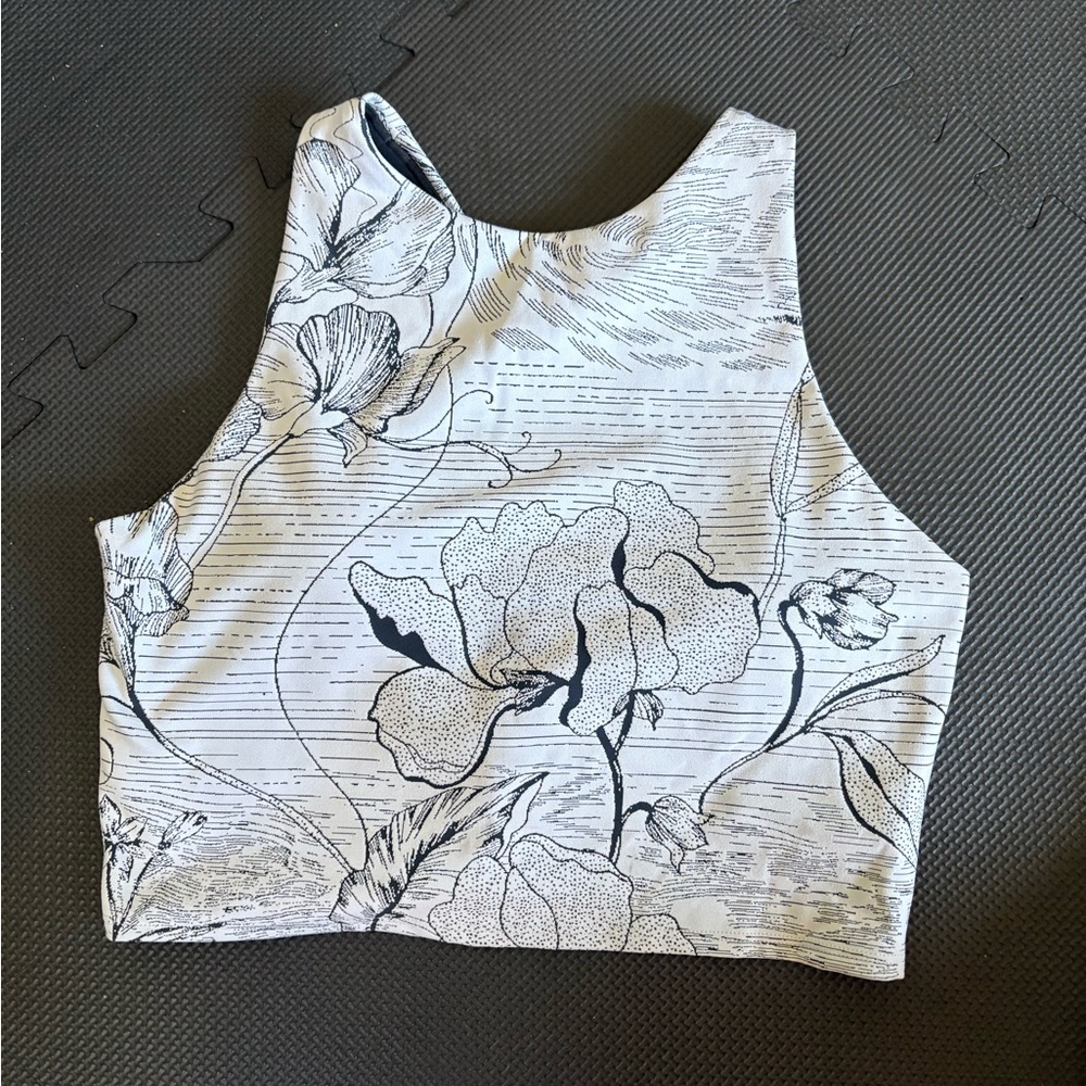 Athleta Conscious Black and White Floral Crop Top